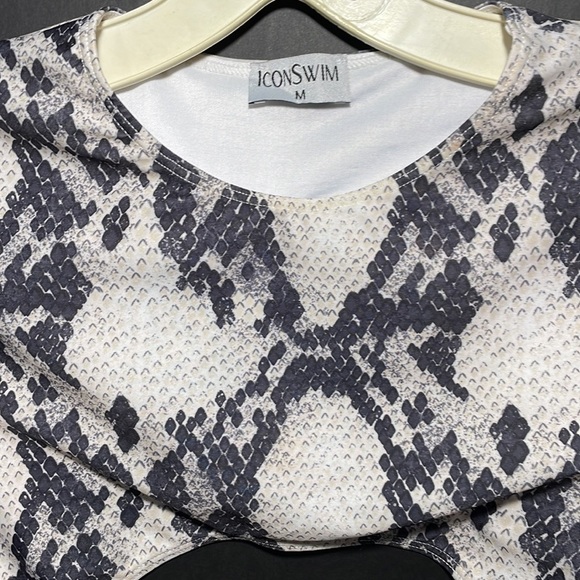 ICON SWIM Snakeskin crew neck swim top in women’s size Medium - Picture 3 of 8
